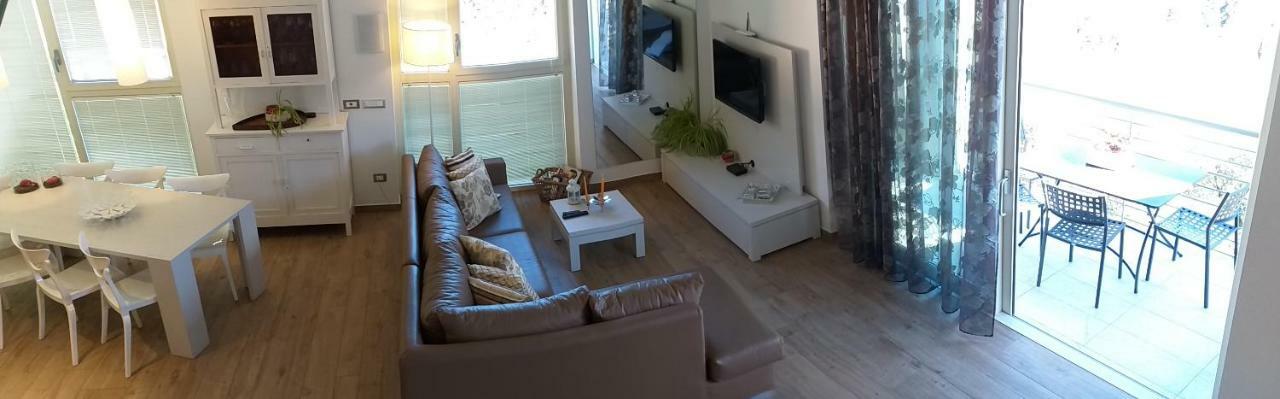 Residenza Simona Apartamento Mezzegra Exterior foto